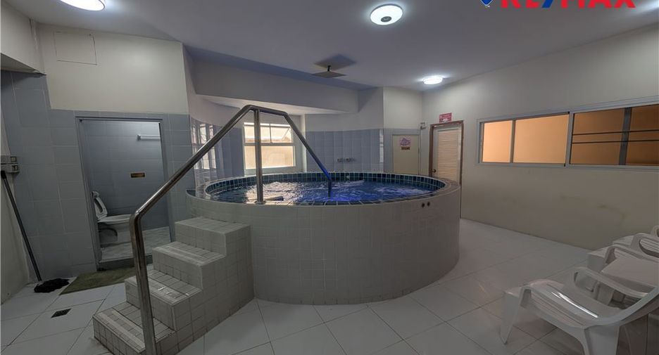 For sale 1 bed condo in Bang Lamung, Chonburi