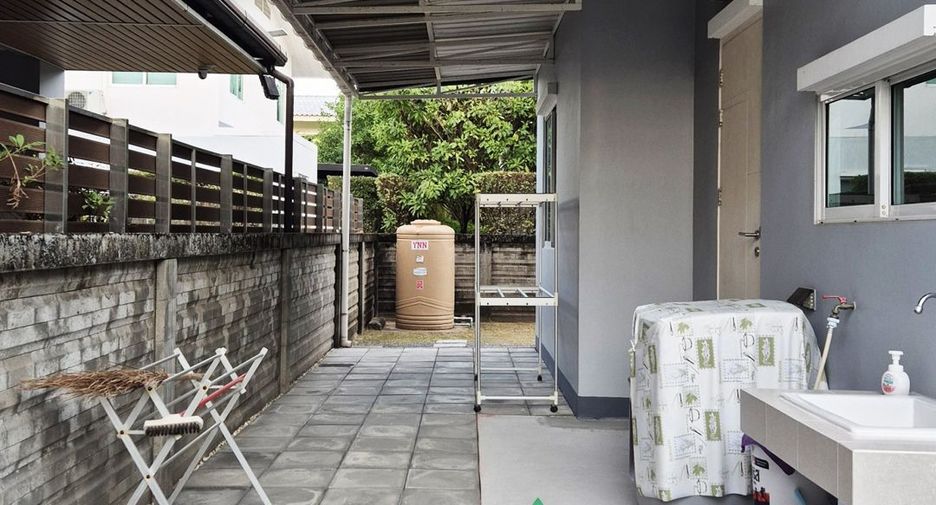 For sale 4 bedrooms house in Khlong Sam Wa, Bangkok