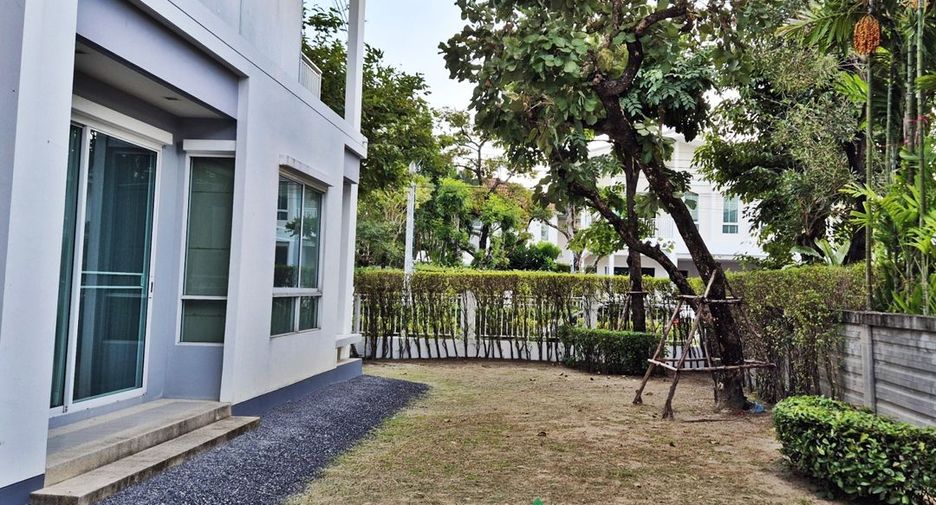 For sale 4 bedrooms house in Khlong Sam Wa, Bangkok