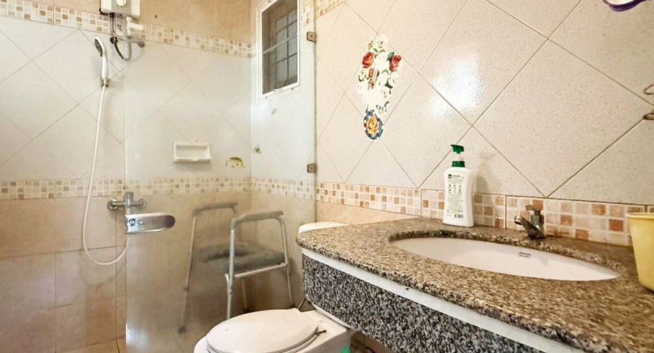 For sale 3 bedrooms house in Prawet, Bangkok