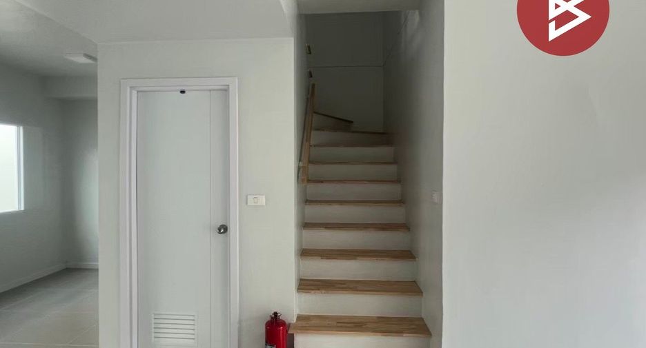 Reihenhaus zum Kauf mit 3 Zimmer in Bang Phli, Samut Prakan