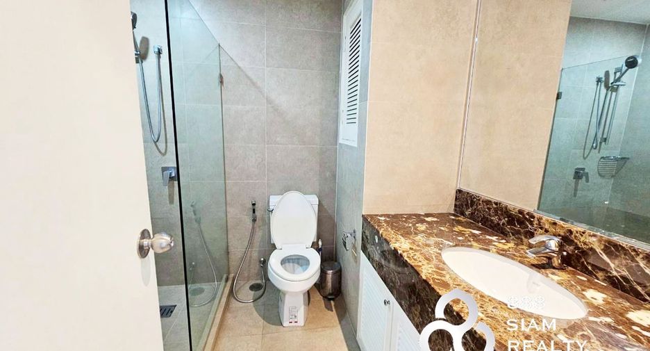 For sale 3 bedrooms condo in Watthana, Bangkok