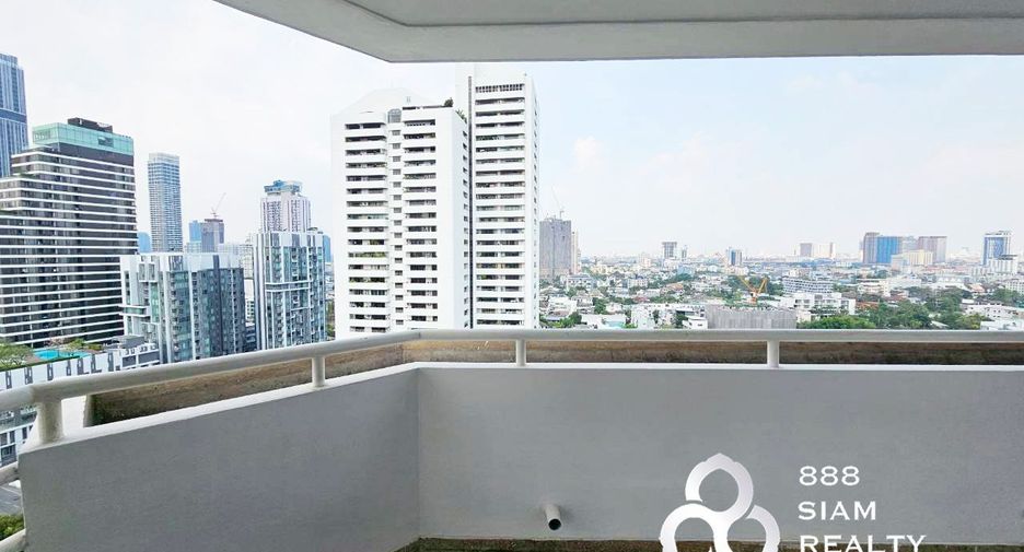 For sale 3 bedrooms condo in Watthana, Bangkok