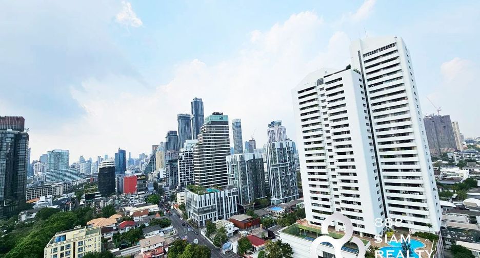 For sale 3 bedrooms condo in Watthana, Bangkok