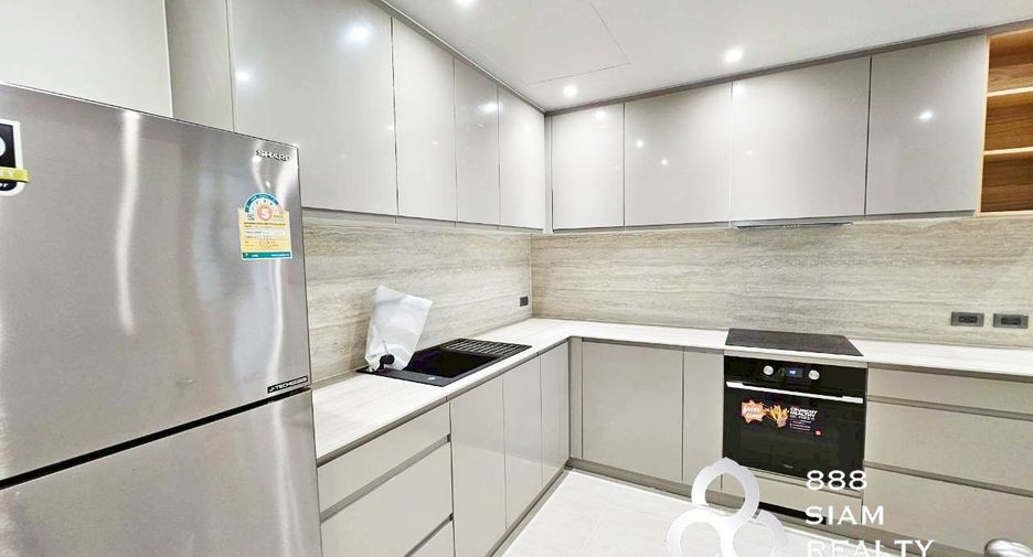 For sale 3 bedrooms condo in Watthana, Bangkok