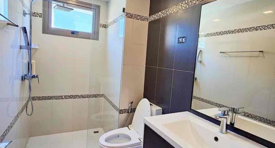 For rent 2 bedrooms condo in Bang Lamung, Chonburi
