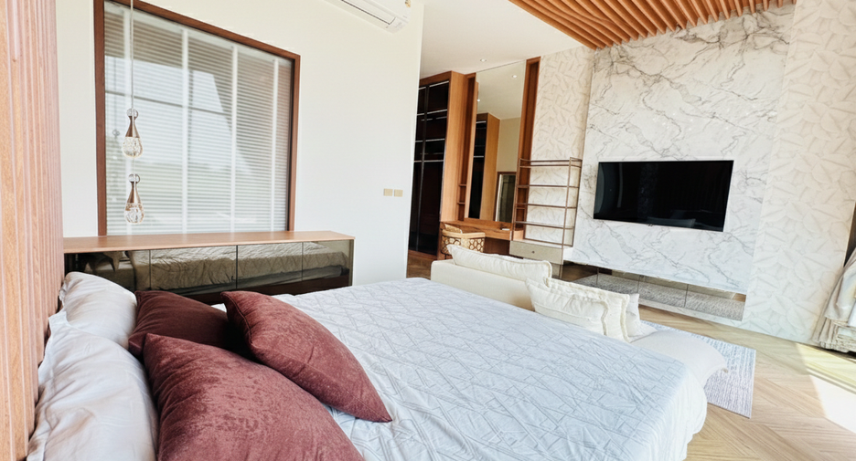 For sale 5 bedrooms house in Bang Lamung, Chonburi