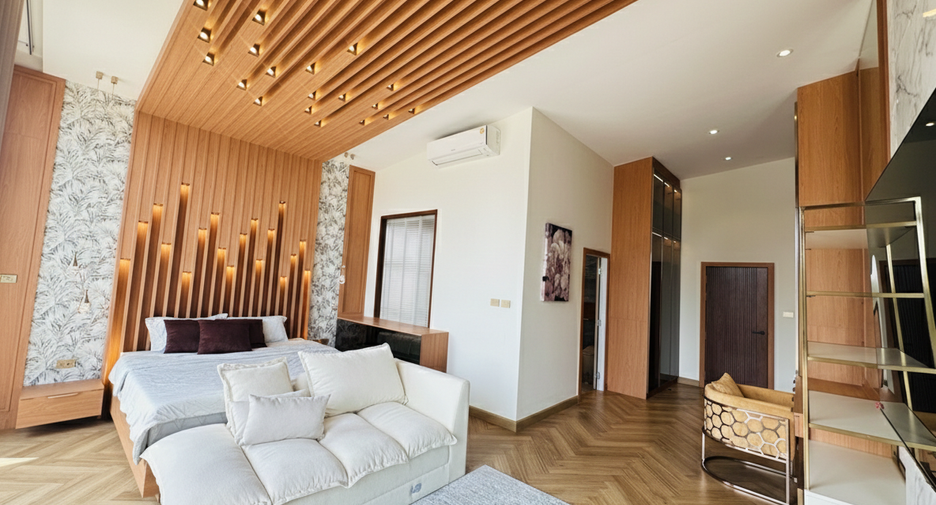 For sale 5 bedrooms house in Bang Lamung, Chonburi