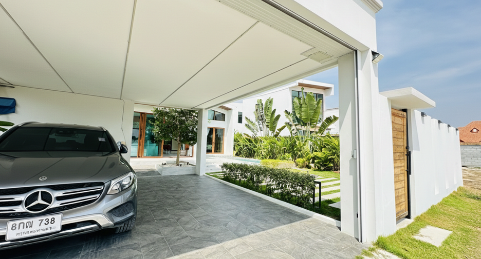 For sale 5 bedrooms house in Bang Lamung, Chonburi