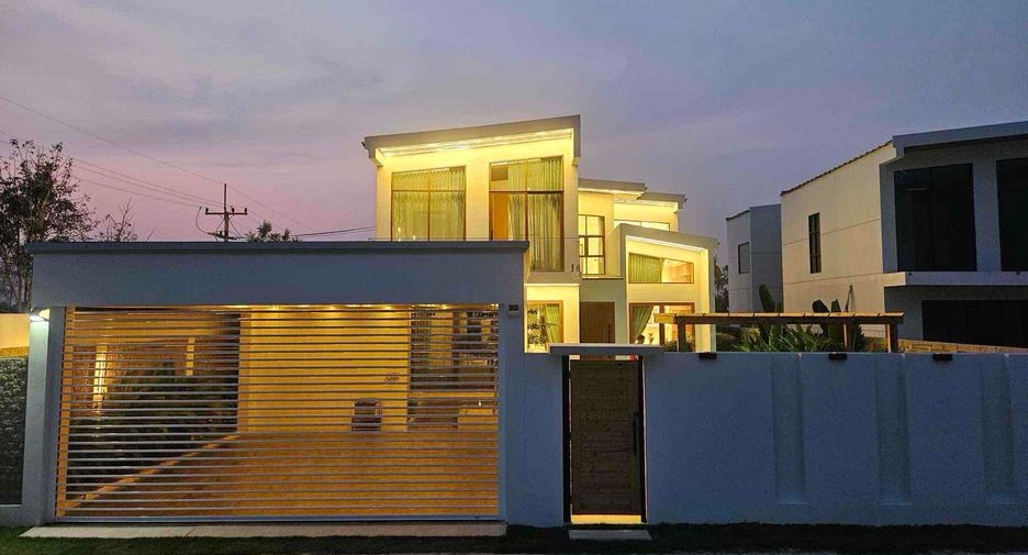 For sale 5 bedrooms house in Bang Lamung, Chonburi