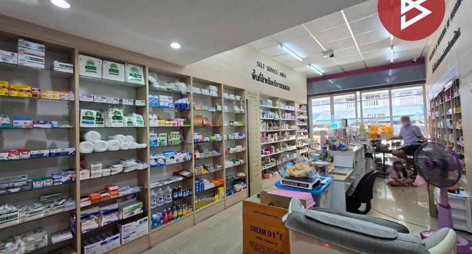 For sale 2 bedrooms retail Space in Mueang Samut Prakan, Samut Prakan