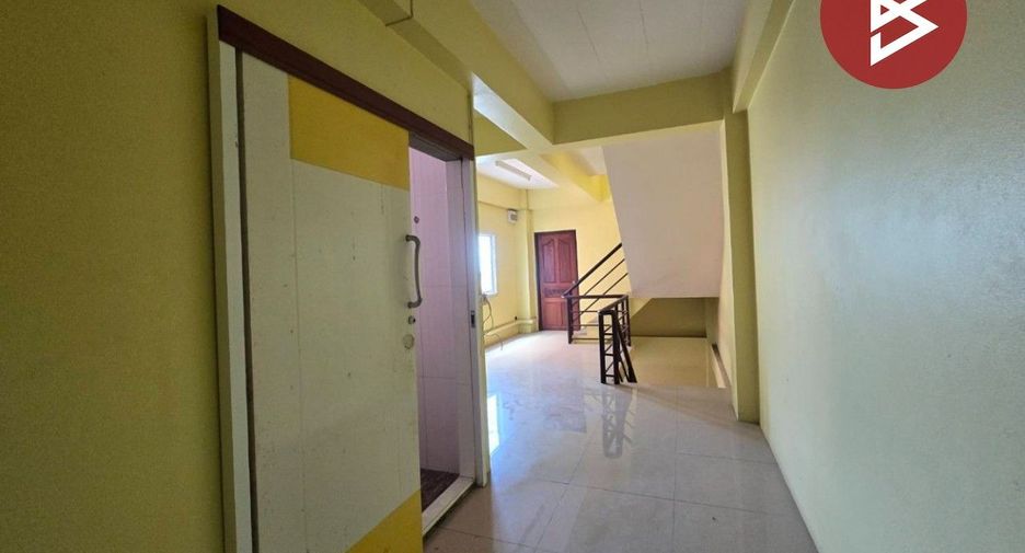 For sale 2 bedrooms retail Space in Mueang Samut Prakan, Samut Prakan