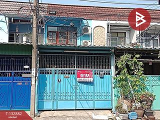 À vendre 4 chambres maison de ville à Phasi Charoen, Bangkok