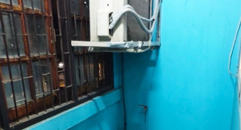 For sale 4 bedrooms townhouse in Phasi Charoen, Bangkok