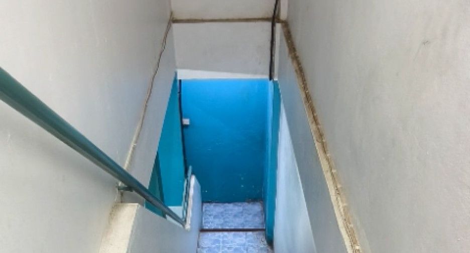 For sale 4 bedrooms townhouse in Phasi Charoen, Bangkok