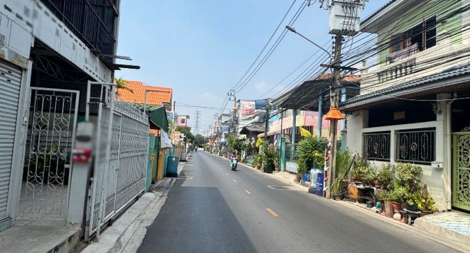 For sale スタジオ apartment in Mueang Samut Prakan, Samut Prakan