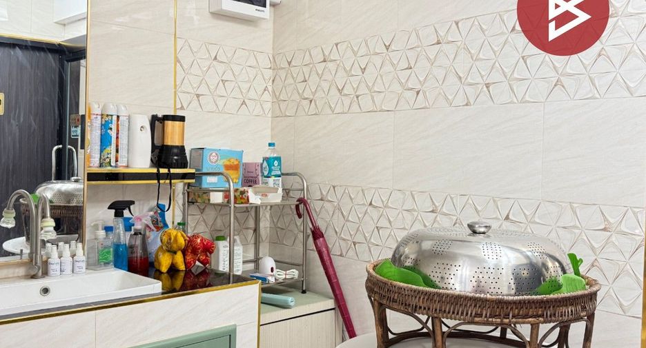For sale 2 bedrooms retail Space in Mueang Lamphun, Lamphun