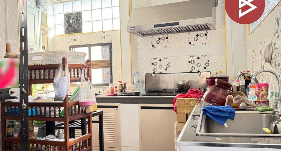 For sale 2 bedrooms retail Space in Mueang Lamphun, Lamphun