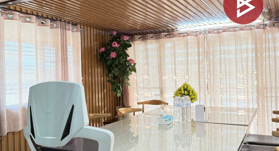 For sale 2 bedrooms retail Space in Mueang Lamphun, Lamphun