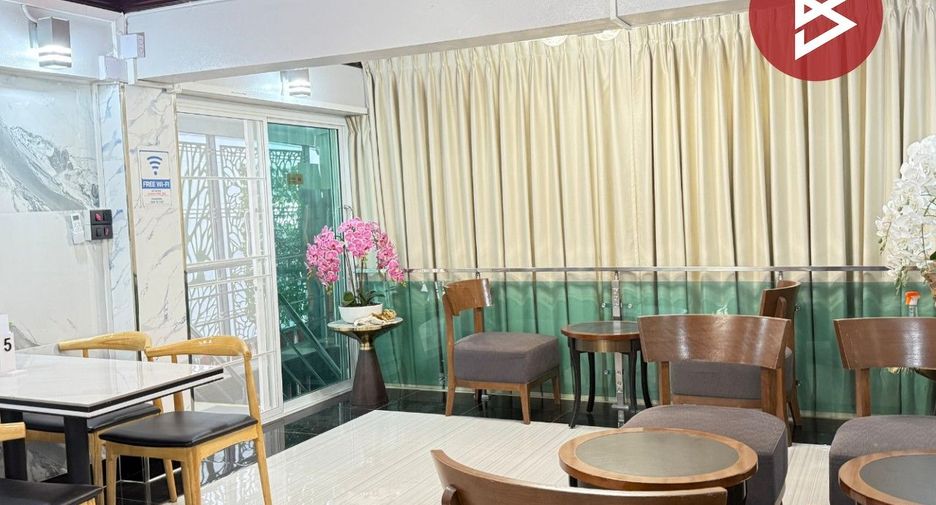 For sale 2 bedrooms retail Space in Mueang Lamphun, Lamphun