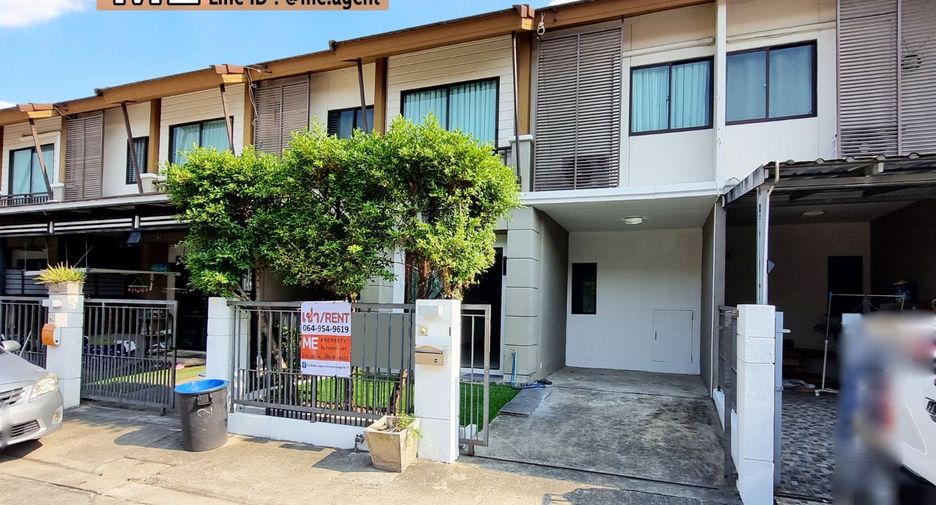 For rent 3 bedrooms townhouse in Suan Luang, Bangkok