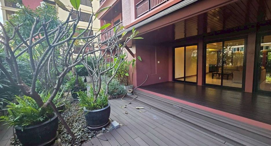 For rent 3 bedrooms condo in Sathon, Bangkok