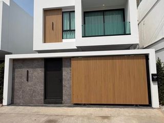 For rent 3 bedrooms villa in Bang Lamung, Chonburi