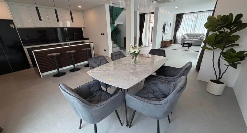 For rent 3 bedrooms villa in North Pattaya, Pattaya