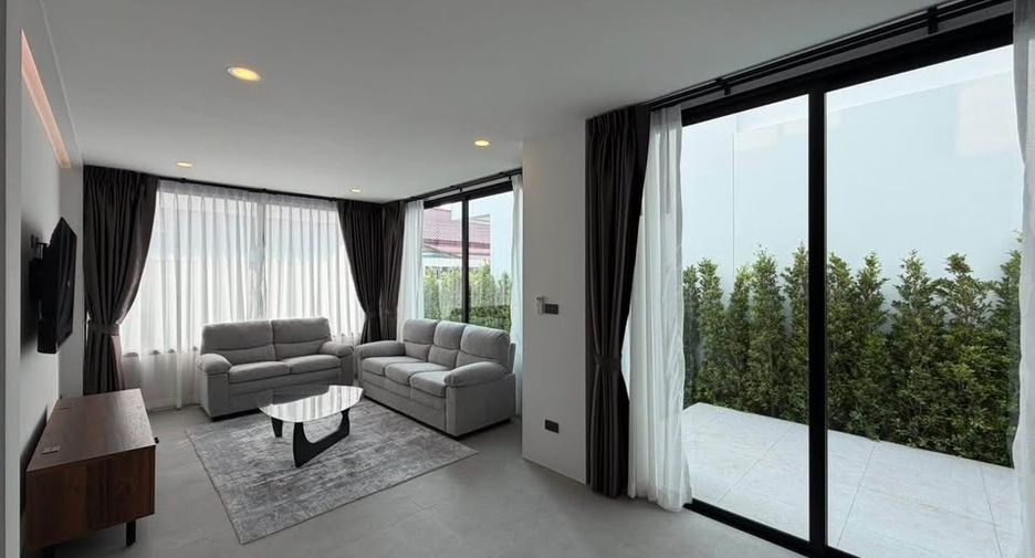 For rent 3 bedrooms villa in North Pattaya, Pattaya