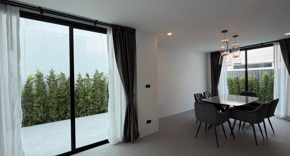 For rent 3 bedrooms villa in North Pattaya, Pattaya