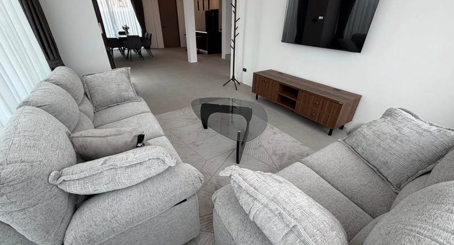 For rent 3 bedrooms villa in North Pattaya, Pattaya