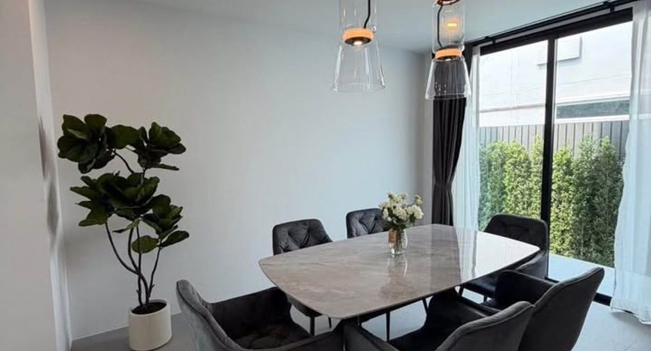 For rent 3 bedrooms villa in North Pattaya, Pattaya