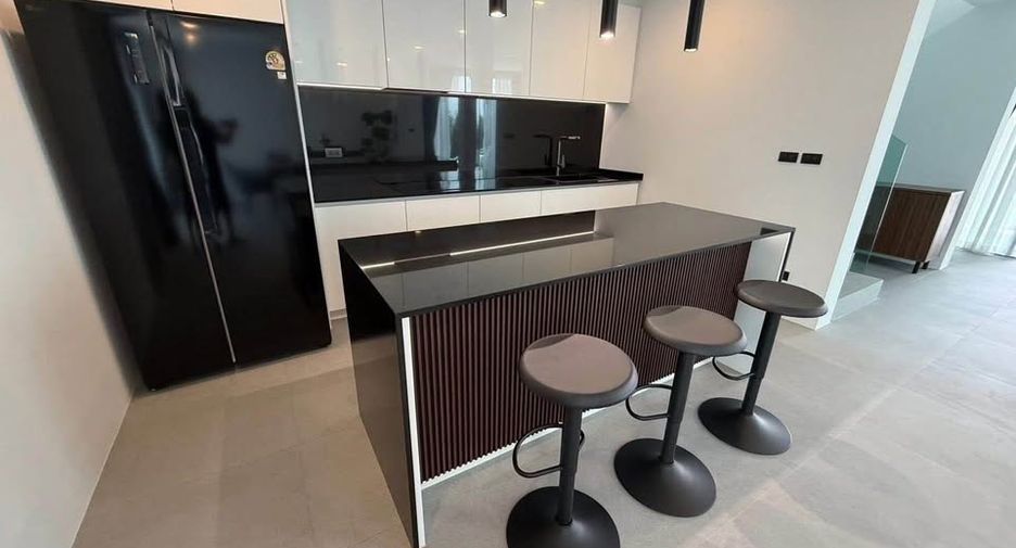 For rent 3 bedrooms villa in North Pattaya, Pattaya