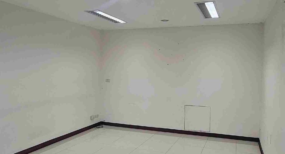 Gewerbefläche zur Miete mit 3 Zimmer in Mueang Rayong, Rayong