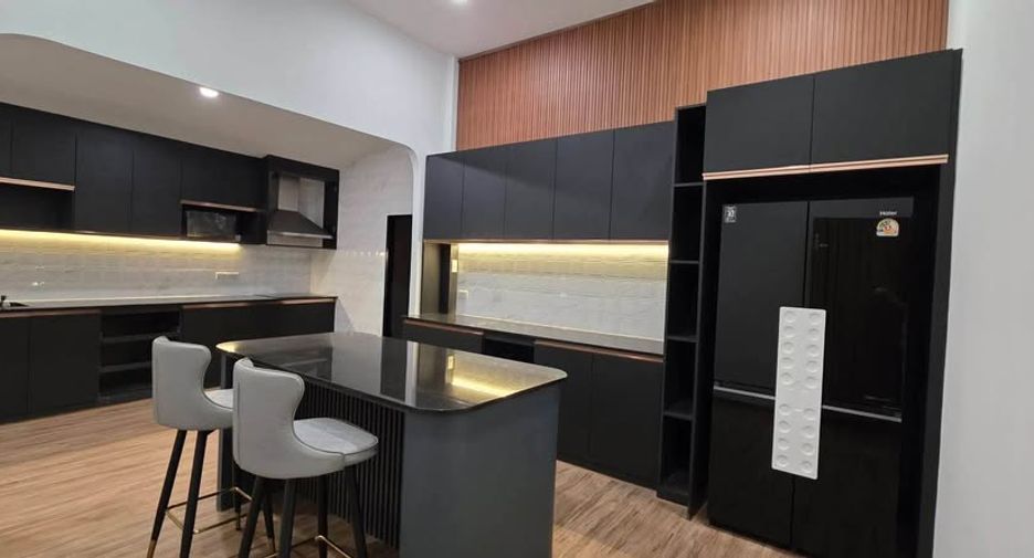 For rent and for sale 3 bedrooms house in Bang Lamung, Chonburi