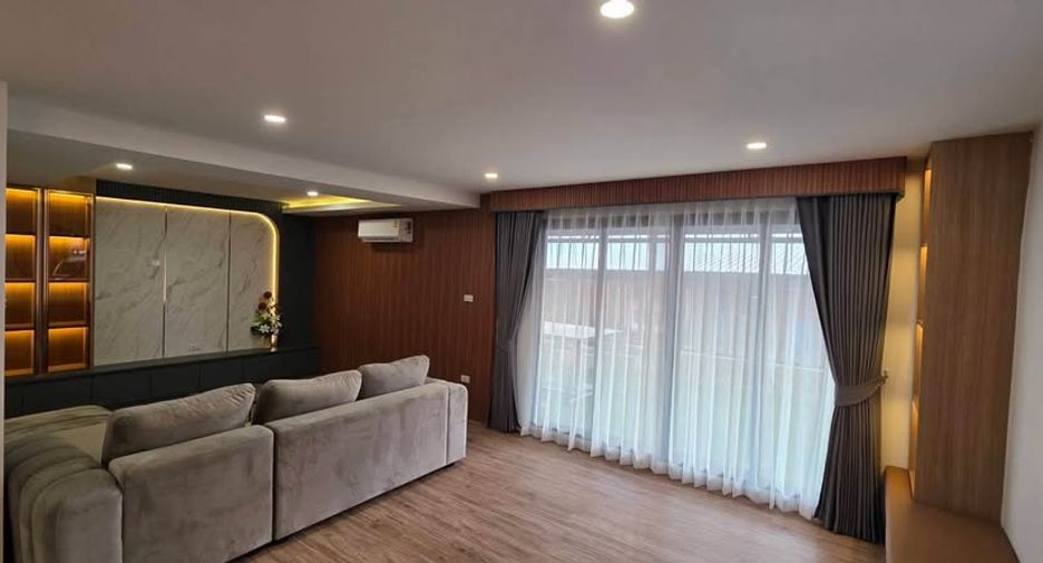 For rent and for sale 3 bedrooms house in Bang Lamung, Chonburi