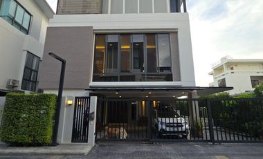 Casa en venta de 4 habitaciones en Wang Thonglang, Bangkok