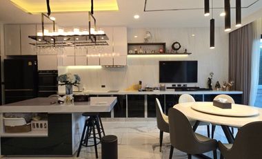 For sale 4 bedrooms house in Wang Thonglang, Bangkok