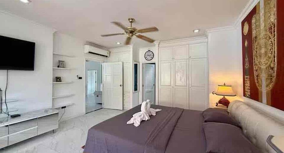 For rent 4 bedrooms villa in Bang Lamung, Chonburi