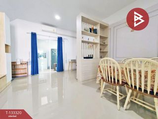 Casa adosada en venta de 3 habitaciones en Phra Samut Chedi, Samut Prakan