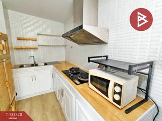Casa adosada en venta de 3 habitaciones en Phra Samut Chedi, Samut Prakan