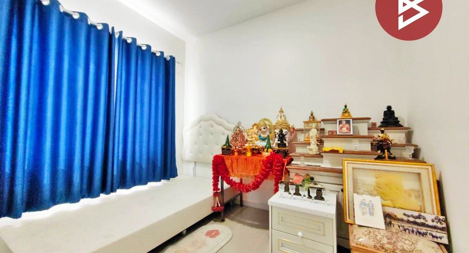 Casa adosada en venta de 3 habitaciones en Phra Samut Chedi, Samut Prakan