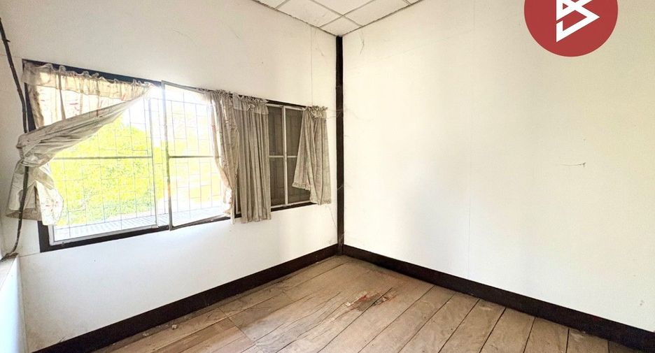 For sale 3 bedrooms house in Mueang Chai Nat, Chainat