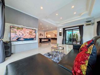 Villa zur Miete mit 5 Zimmer in Bang Lamung, Chonburi