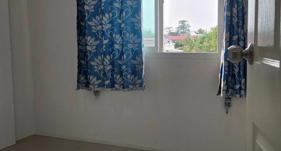 For sale 3 bedrooms townhouse in Si Racha, Chonburi