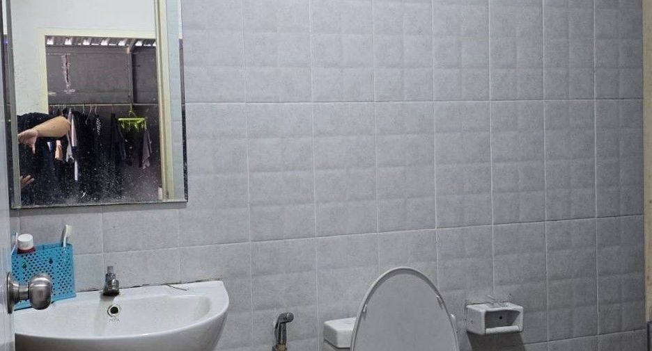 For sale 3 bedrooms townhouse in Si Racha, Chonburi