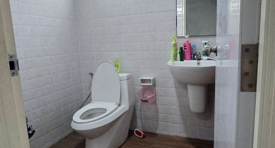 For sale 3 bedrooms townhouse in Si Racha, Chonburi