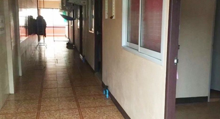 For sale 5 bedrooms townhouse in Mueang Chanthaburi, Chanthaburi