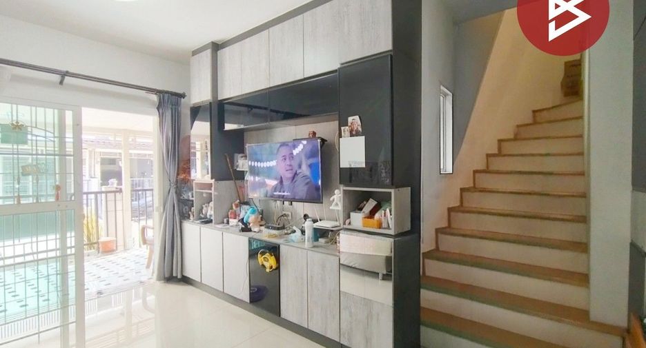 For sale 3 bedrooms townhouse in Krathum Baen, Samut Sakhon