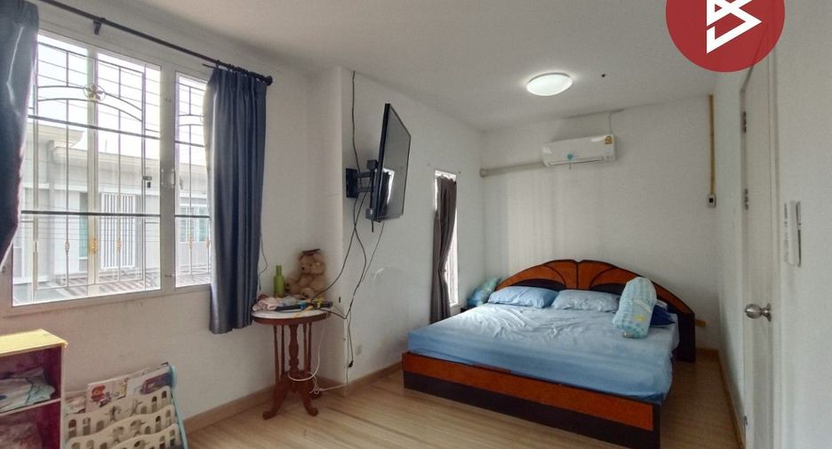 For sale 3 bedrooms townhouse in Krathum Baen, Samut Sakhon